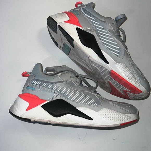 Puma - pink, gray, and black, 8.5 running shoe - Picture 2 of 9